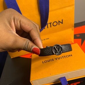 Louis vuttion bracelet authentic